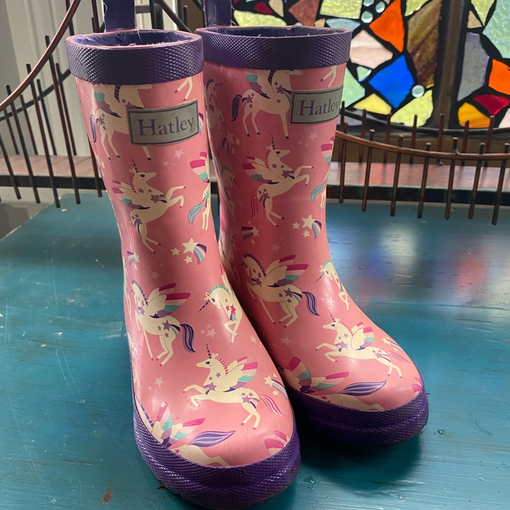 EUC Hatley boots size 10